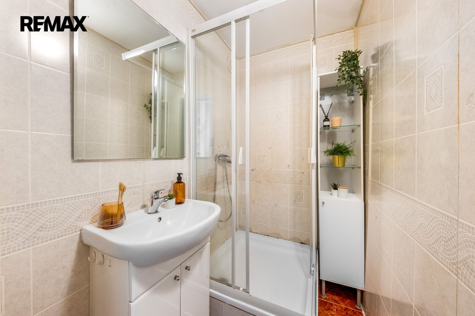 Prodej byt 2+kk - Neapolská 329, Praha Horní Měcholupy, 43 m² - 5