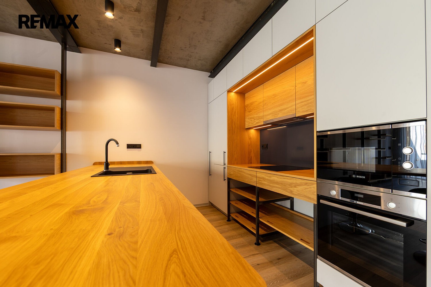 Prodej rodinný dům - Moravcových, Praha 9 - Vysočany, 228 m² - 5