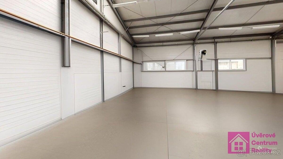 Sklady, Hodonín, 695 01