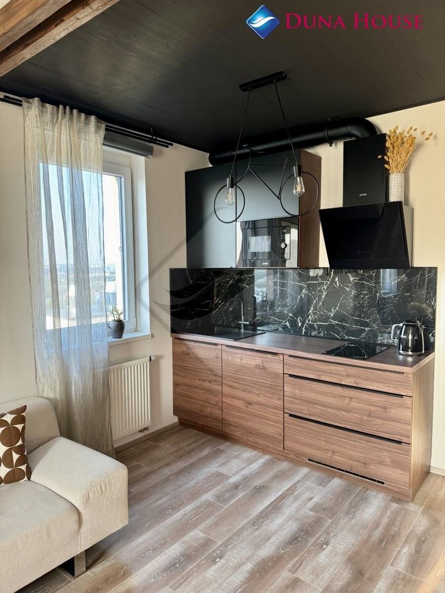 Prodej byt 1+kk - Honzíkova, Praha, 42 m²