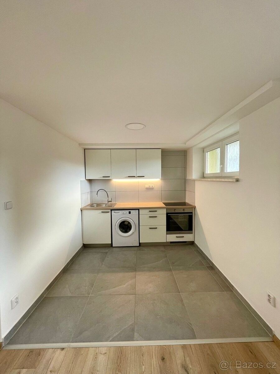 Pronájem byt - Opava, 746 01