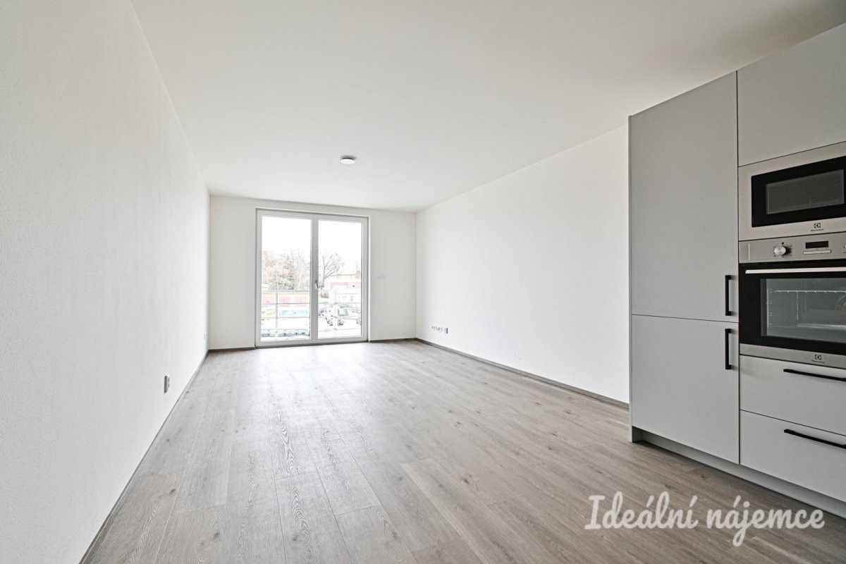 Pronájem byt 2+kk - Dragounů, Dobřany, 60 m²