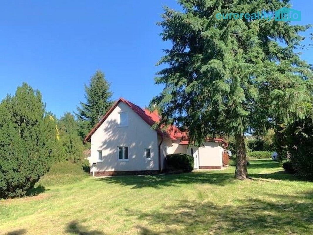 Chalupy, Dolní Břežany, okres Praha-západ, Středočeský kraj, 195 m²