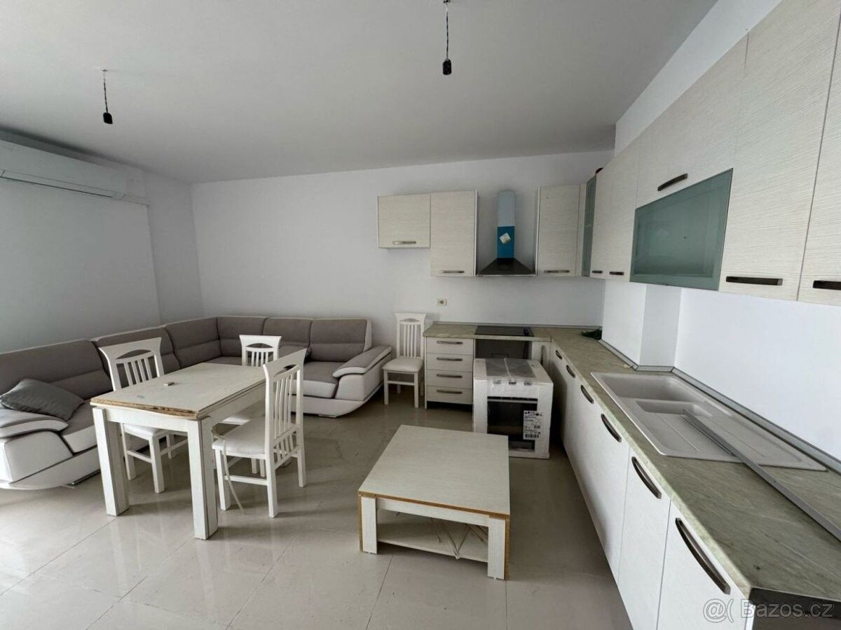 Byty, 987 66, Zahraničí