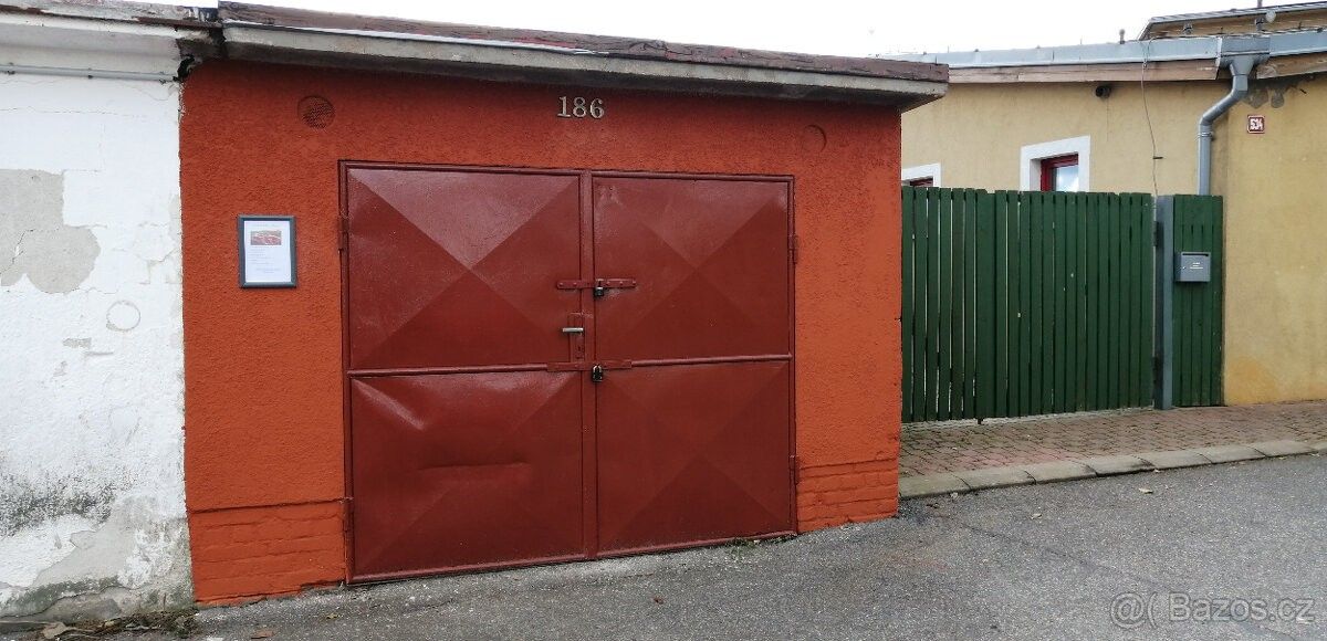 Garáže, Stochov, 273 03