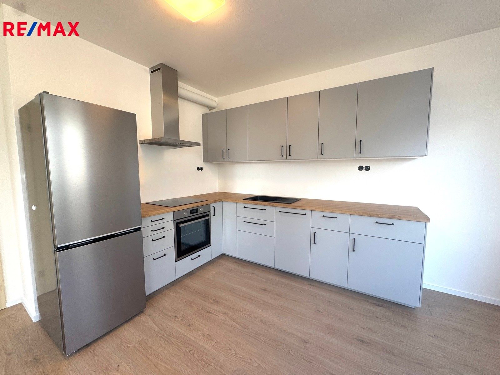 Pronájem byt 2+kk - Svitákova 2790, Praha, 50 m²