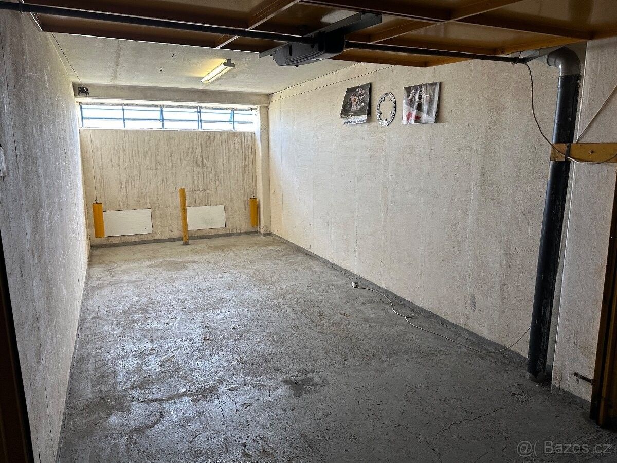 Garáže, Praha, 148 00