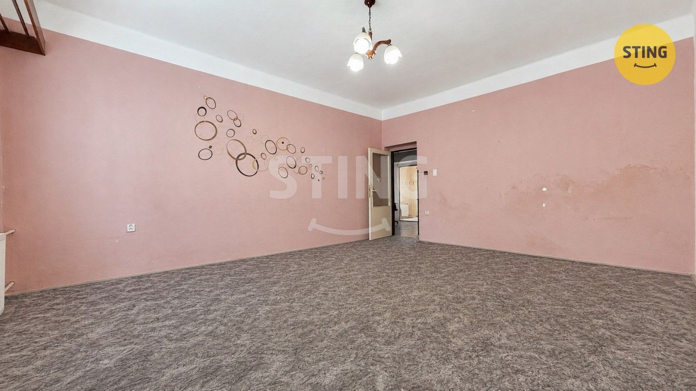 Rodinný dům · 280 m² · Neumannova  , Bruntál - 4