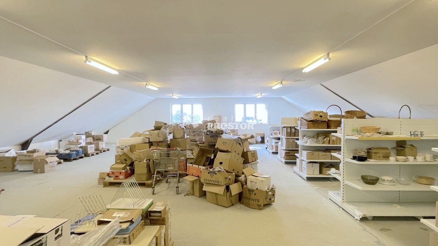 Sklady, Tovární, Jirny, 683 m²