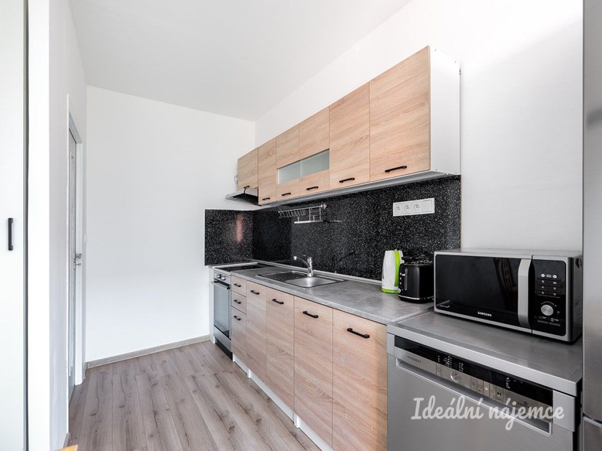 3+1, Peškova, Praha, 73 m²