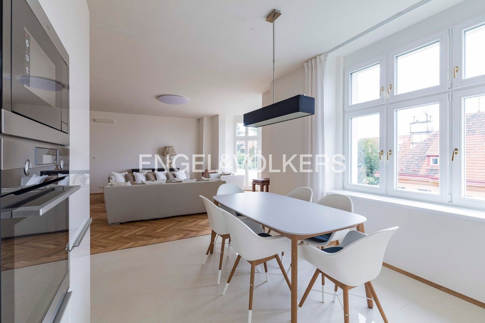 Pronájem byt 4+kk - Hradešínská, Praha, 120 m²