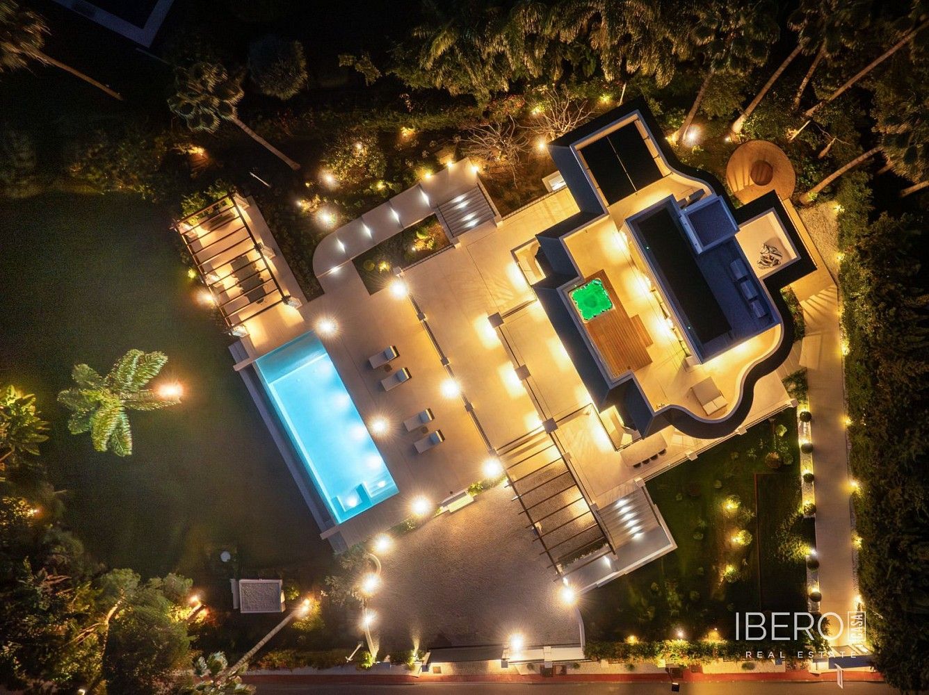 Prodej rodinný dům - Nueva Andalucía, ES, 1 112 m² - 2