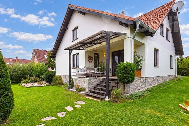 Rodinné domy, Jesenice - Osnice, okres Praha-západ, Středočeský kraj, 205 m² - 1