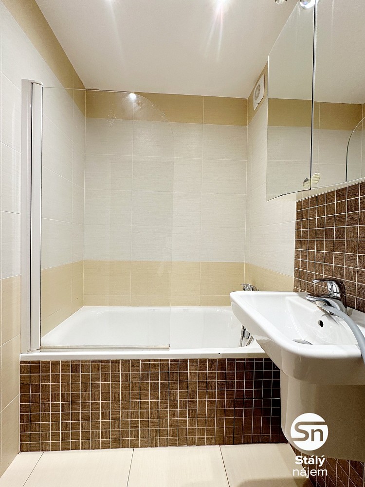 Pronájem byt 2+kk - náměstí Osvoboditelů, Praha 5 - Radotín, 49 m² - 5