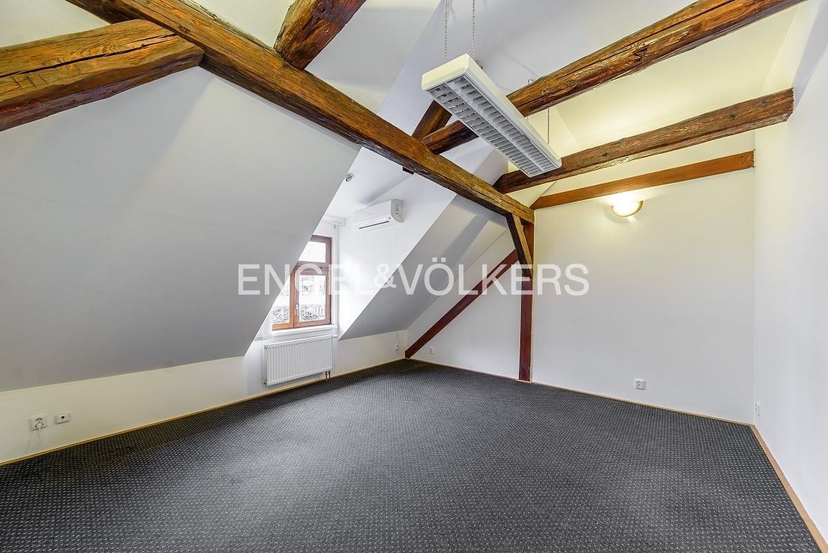 3+kk, Pobřežní, Praha, 123 m²