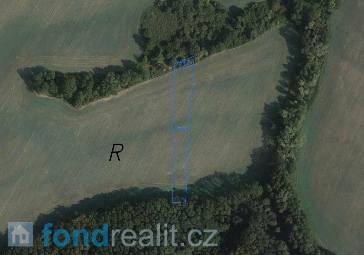 Prodej pozemek - Soběsuky, 1 723 m²