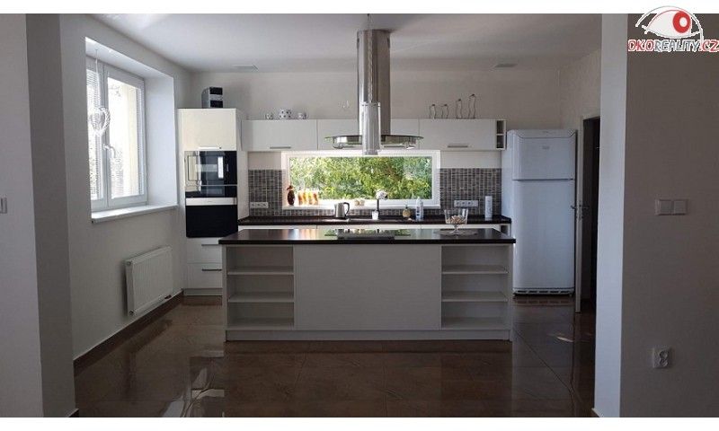 Rodinný dům · 200 m² · Vinary - 4