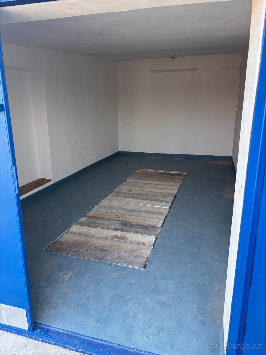 Garáž · Hodonín, 695 01 - 3