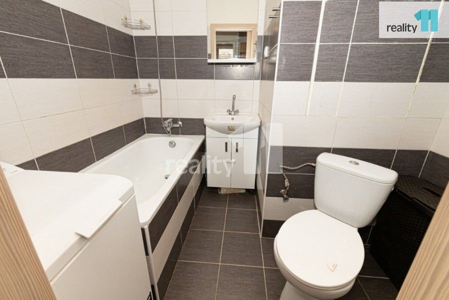 Byt 2+kk · 43 m² · Cuřínova, Praha - 3