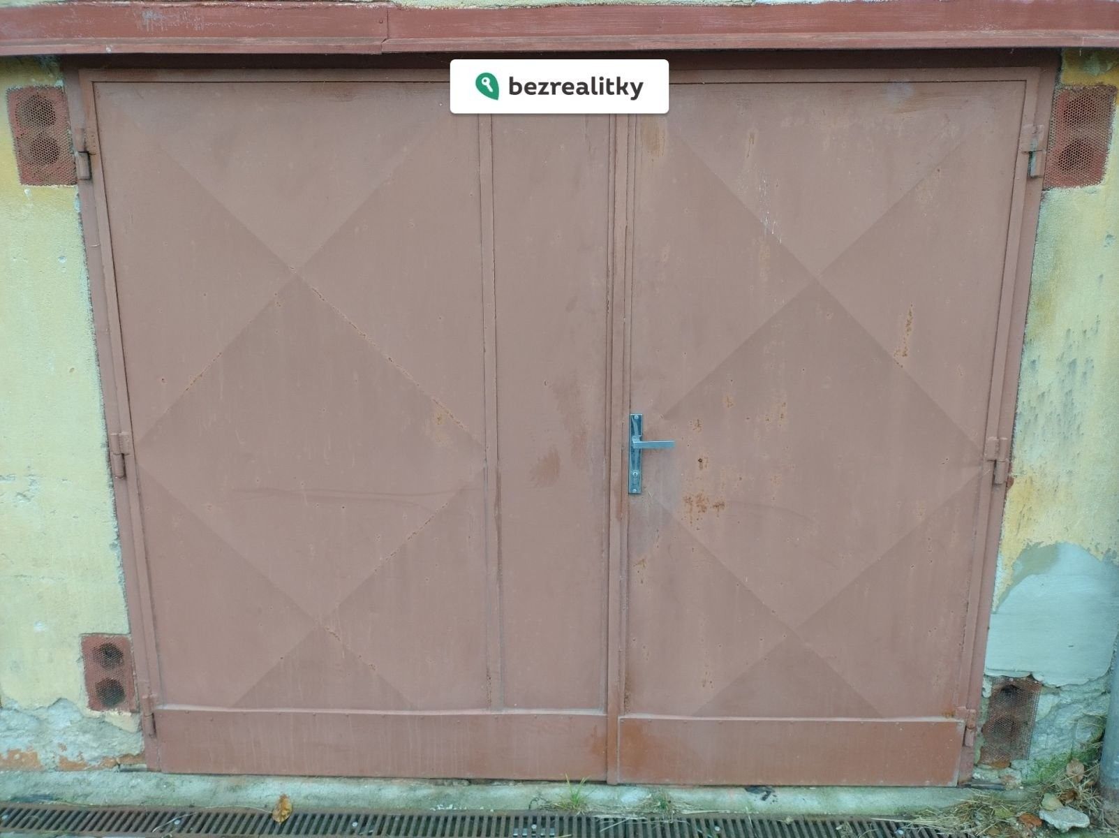 Garáže, Na Sádkách, Dačice, 18 m²