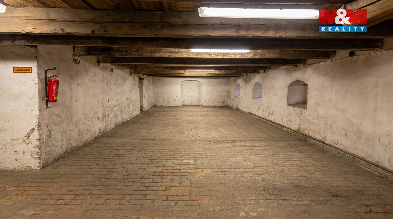 Pronájem sklad - náměstí Míru, Svitavy, 692 m²