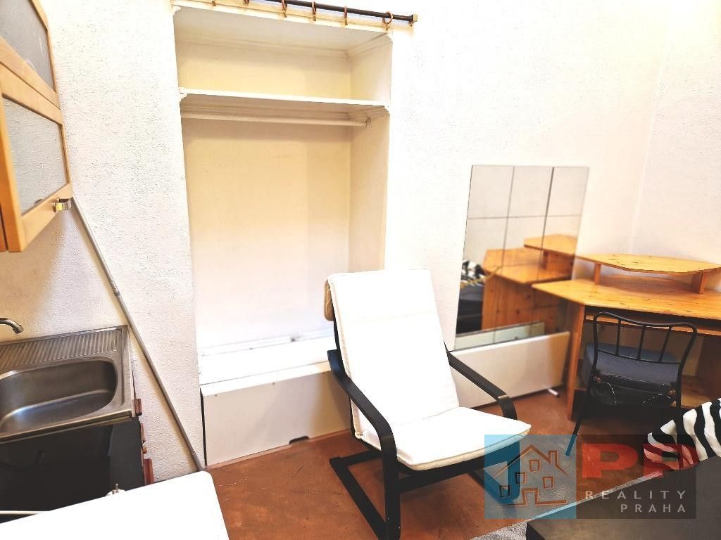 Pronájem byt 1+kk - Mánesova, Praha, 15 m²