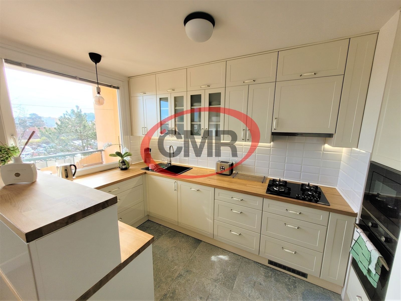 Prodej byt 3+1 - Hněvkovského, Praha, 77 m²