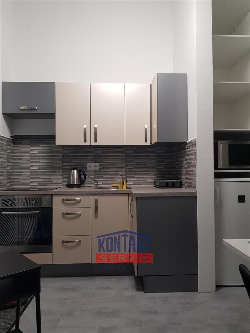 Pronájem byt - Hluboká nad Vltavou, 373 41