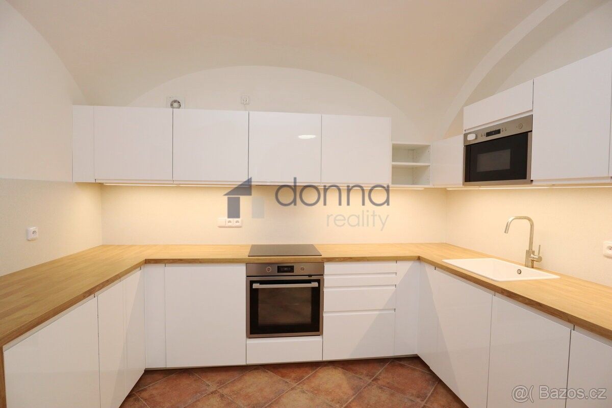 Byty, Praha, 118 00