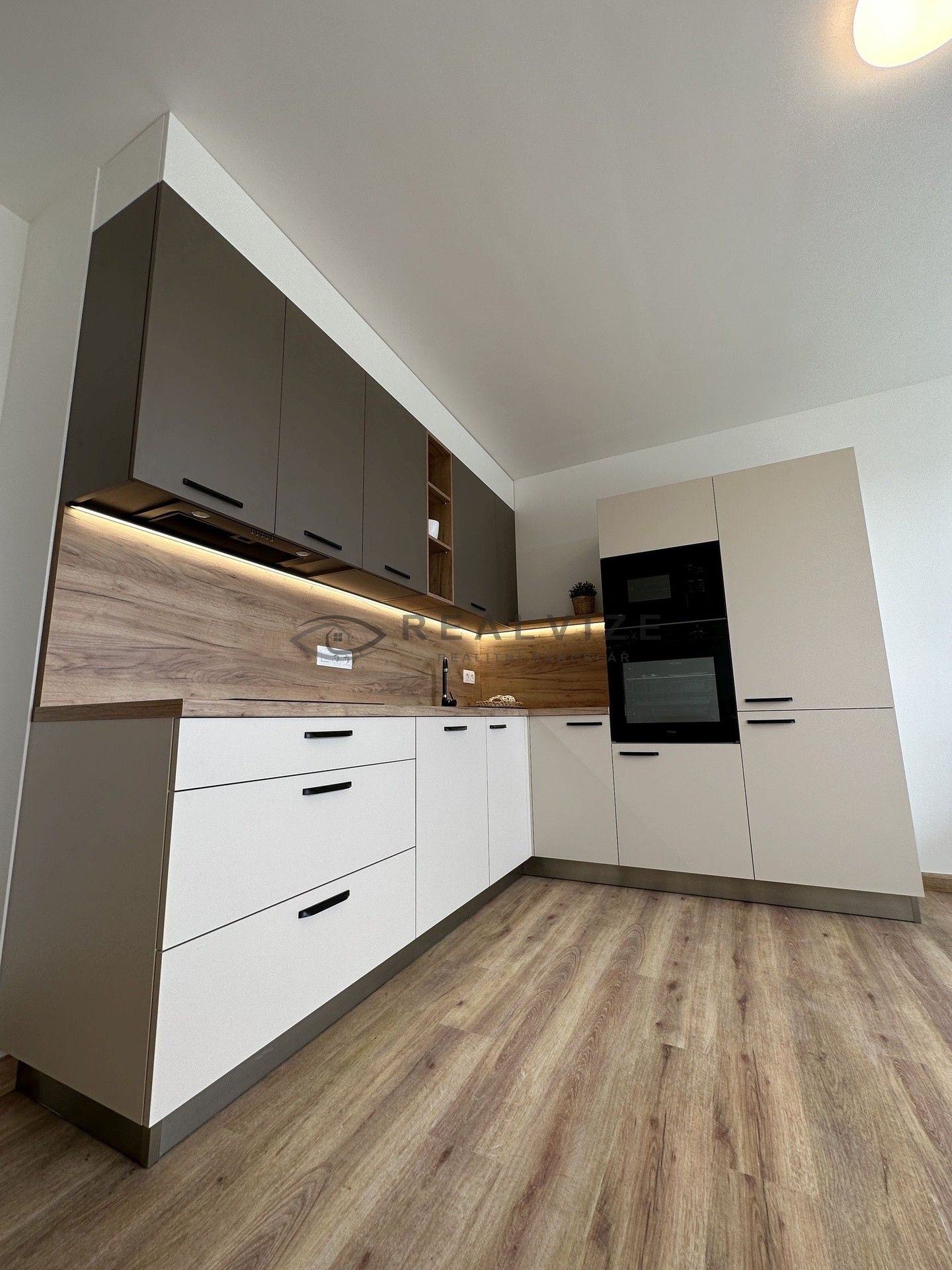 Pronájem byt 2+kk - České Vrbné, České Budějovice, 55 m²