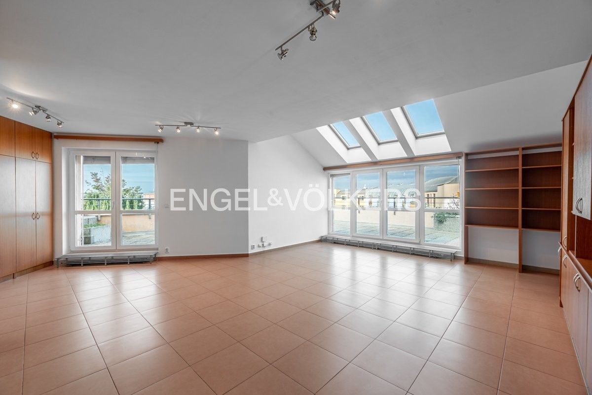 Prodej byt 3+kk - Suchdolské náměstí, Praha, 101 m²