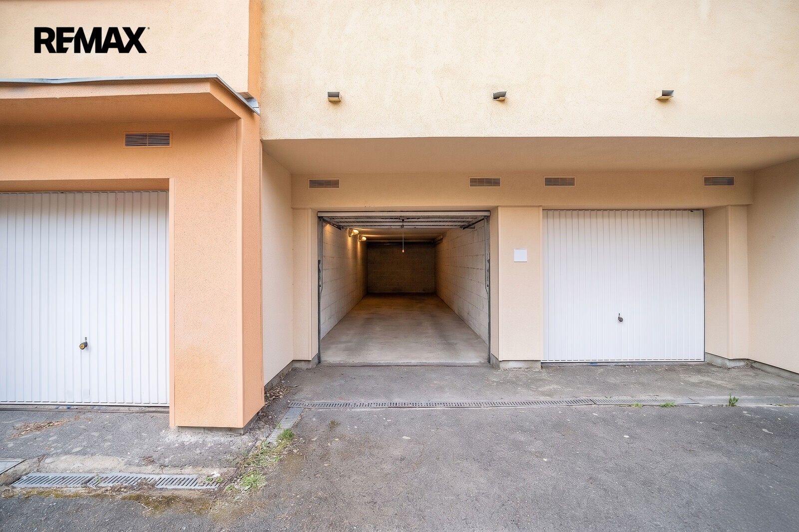 Garáže, Niederleho, Praha Malešice, 28 m² - 1