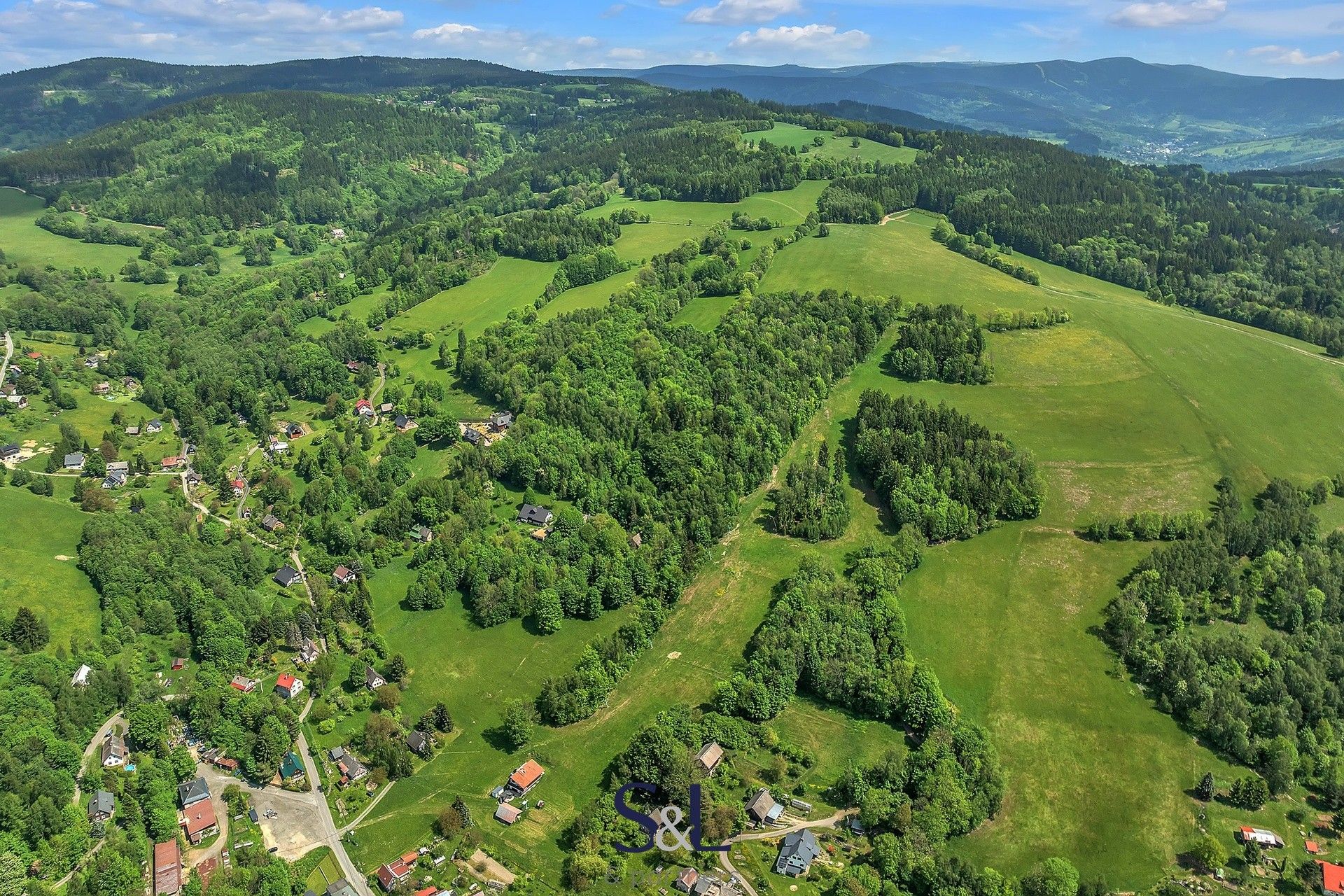 Pozemek pro bydlení, 27 729 m²