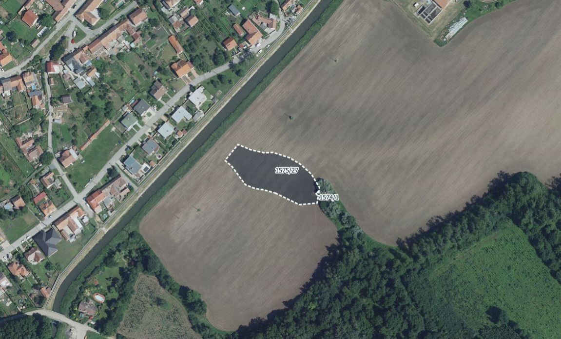 Zemědělské pozemky, Týnec