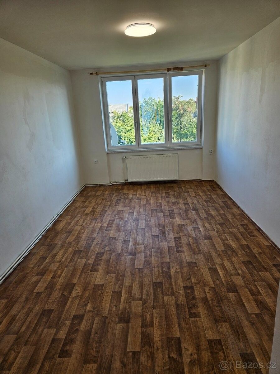 Byty, Hulín, 768 24 - 1