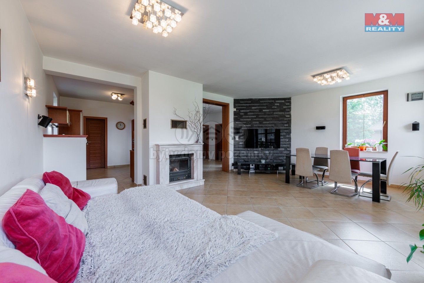 Rodinné domy, Mezirolí, Nová Role, 221 m²