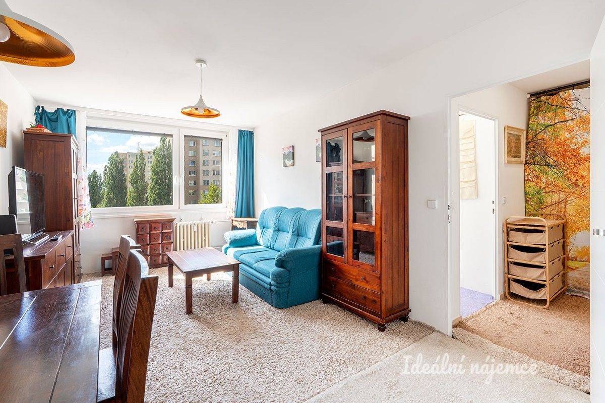 2+kk, Ciolkovského, Praha, 42 m²