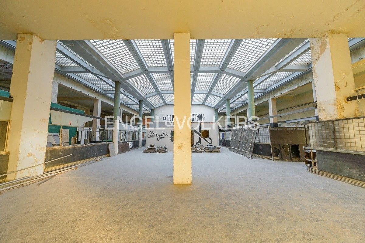 Pronájem obchodní prostory - Bubenská 1477, Praha, 1 m²