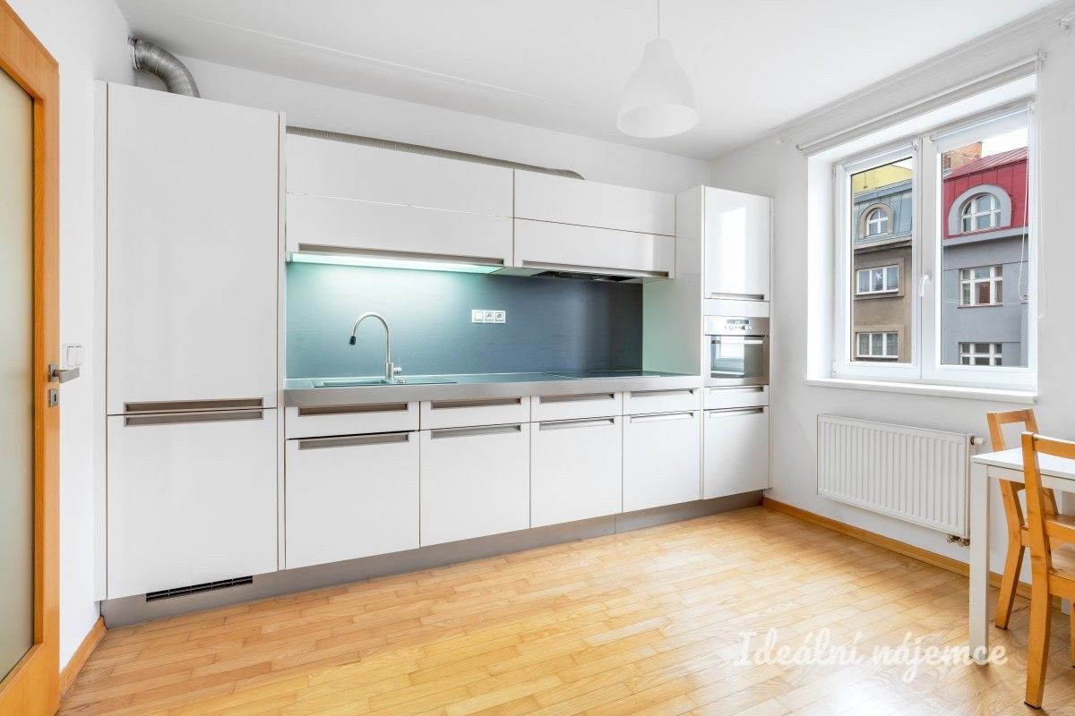1+kk, Lucemburská, Praha, 40 m²