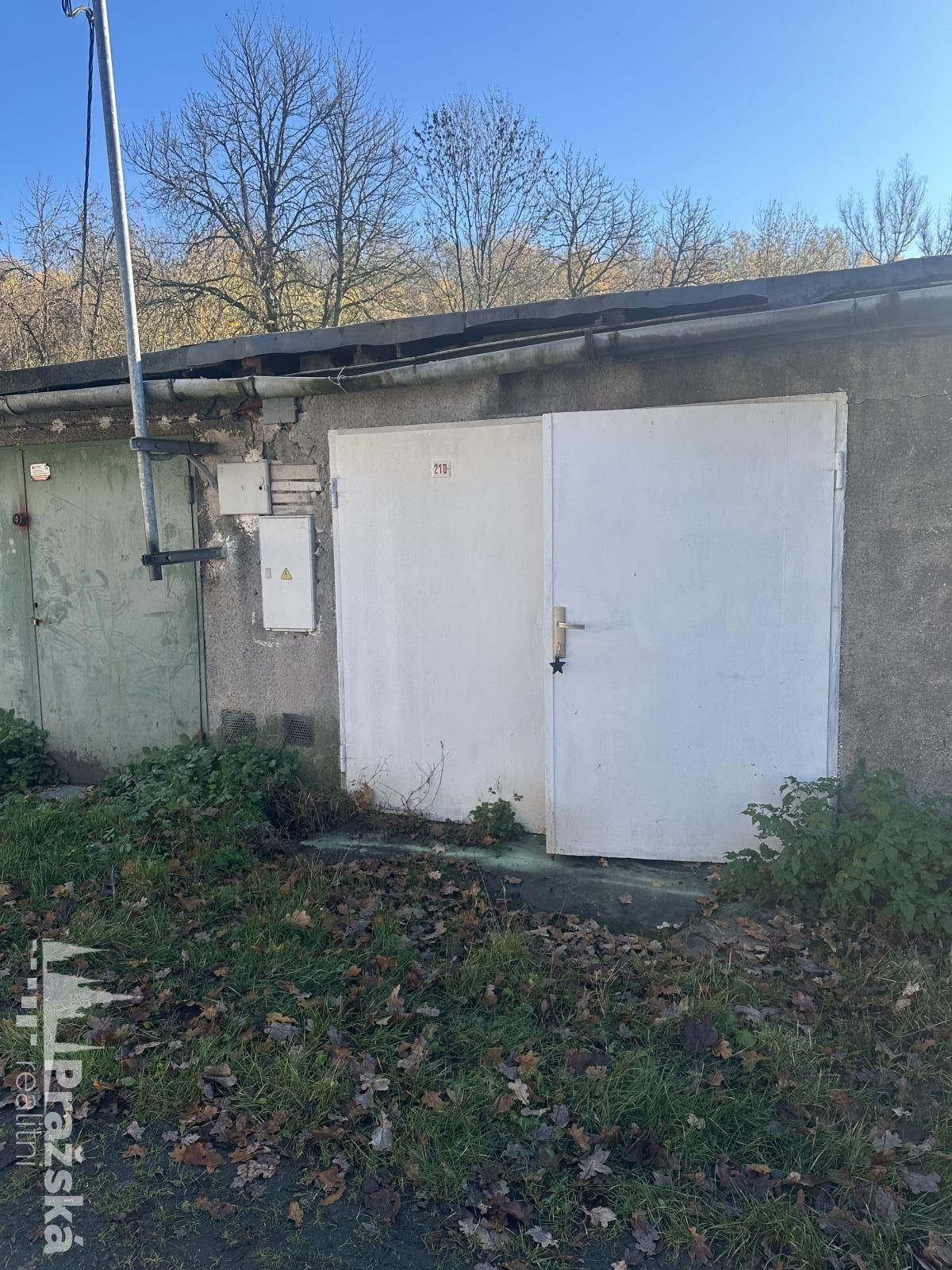 Garáže, Na Burni, Ostrava, 30 m²