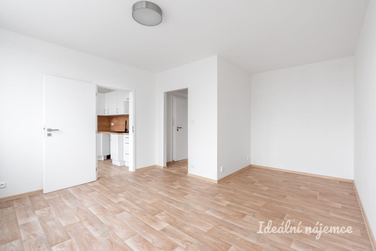 Pronájem byt 1+1 - Dreyerova, Praha, 32 m²