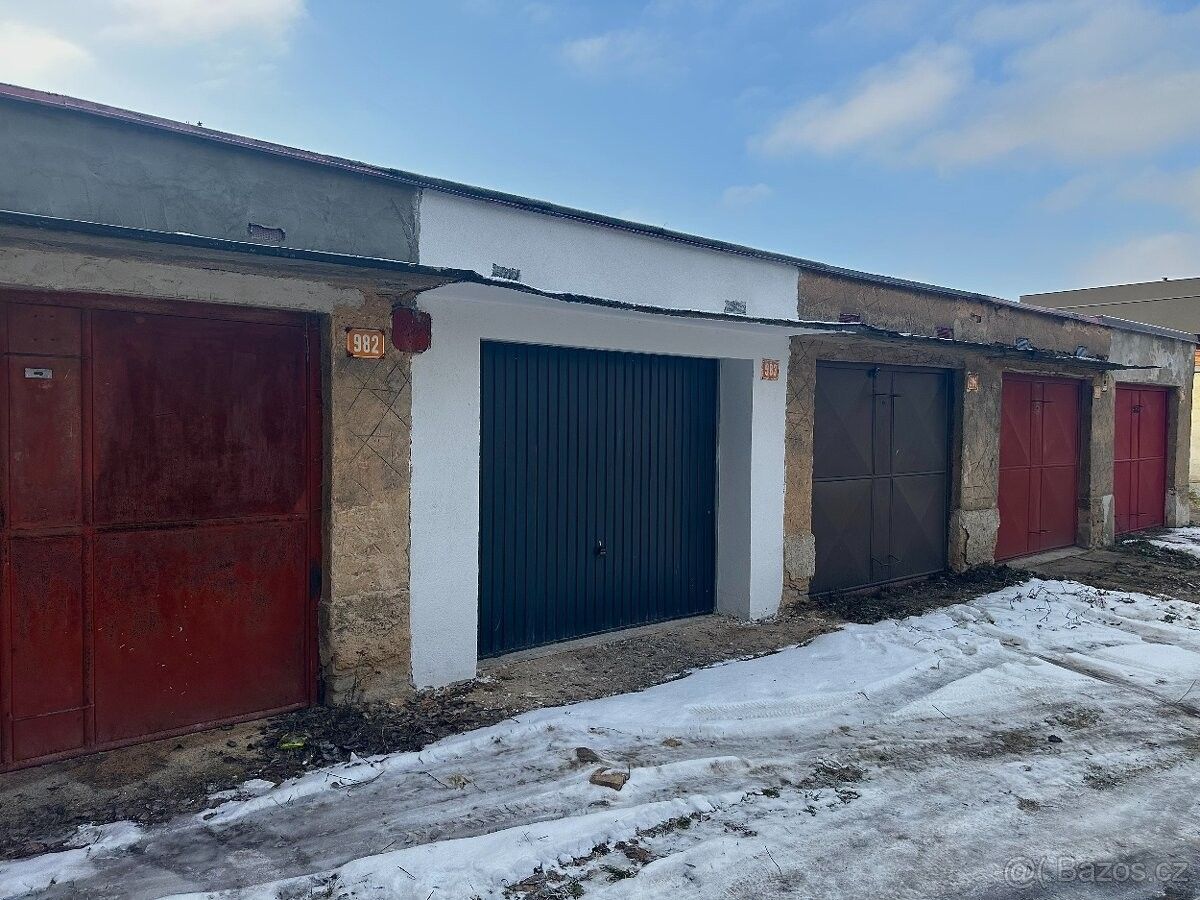 Garáže, Kladno, 272 01