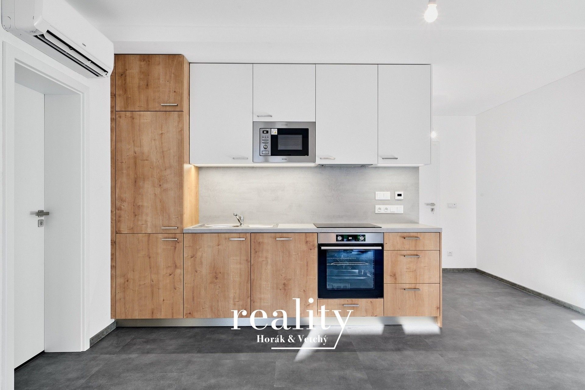 Pronájem byt 2+kk - Třešňová, Znojmo, 56 m²