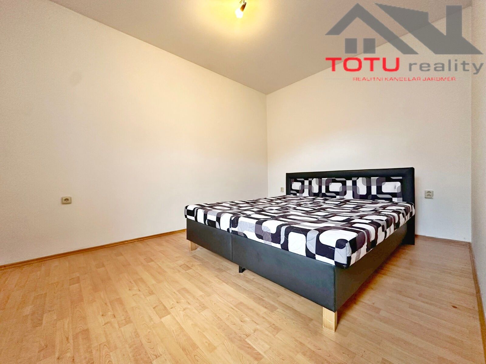 Pronájem byt 2+1 - Svat. Čecha, Jaroměř Pražské Předměstí, 60 m² - 5