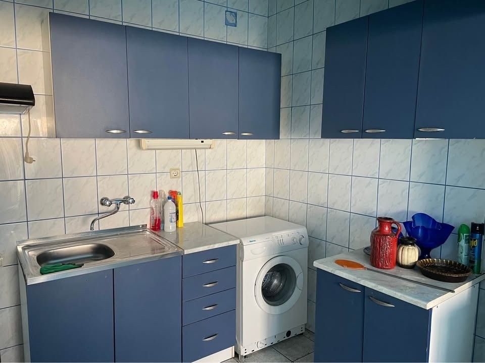 Prodej rodinný dům - 987 66, Zahraničí