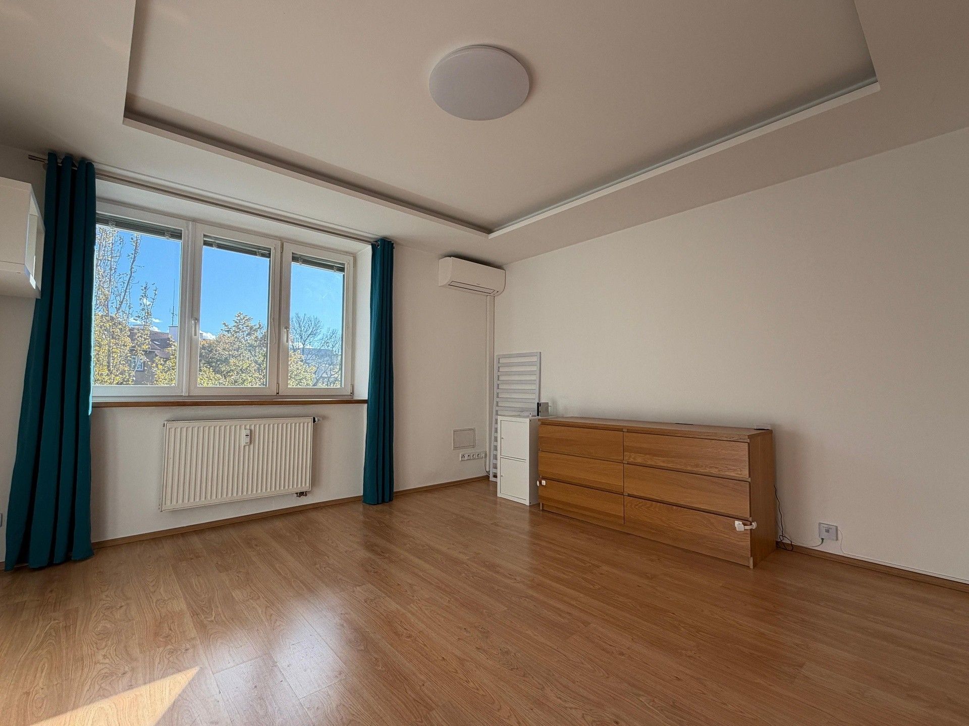 2+kk, 28. pluku, Praha, 58 m²