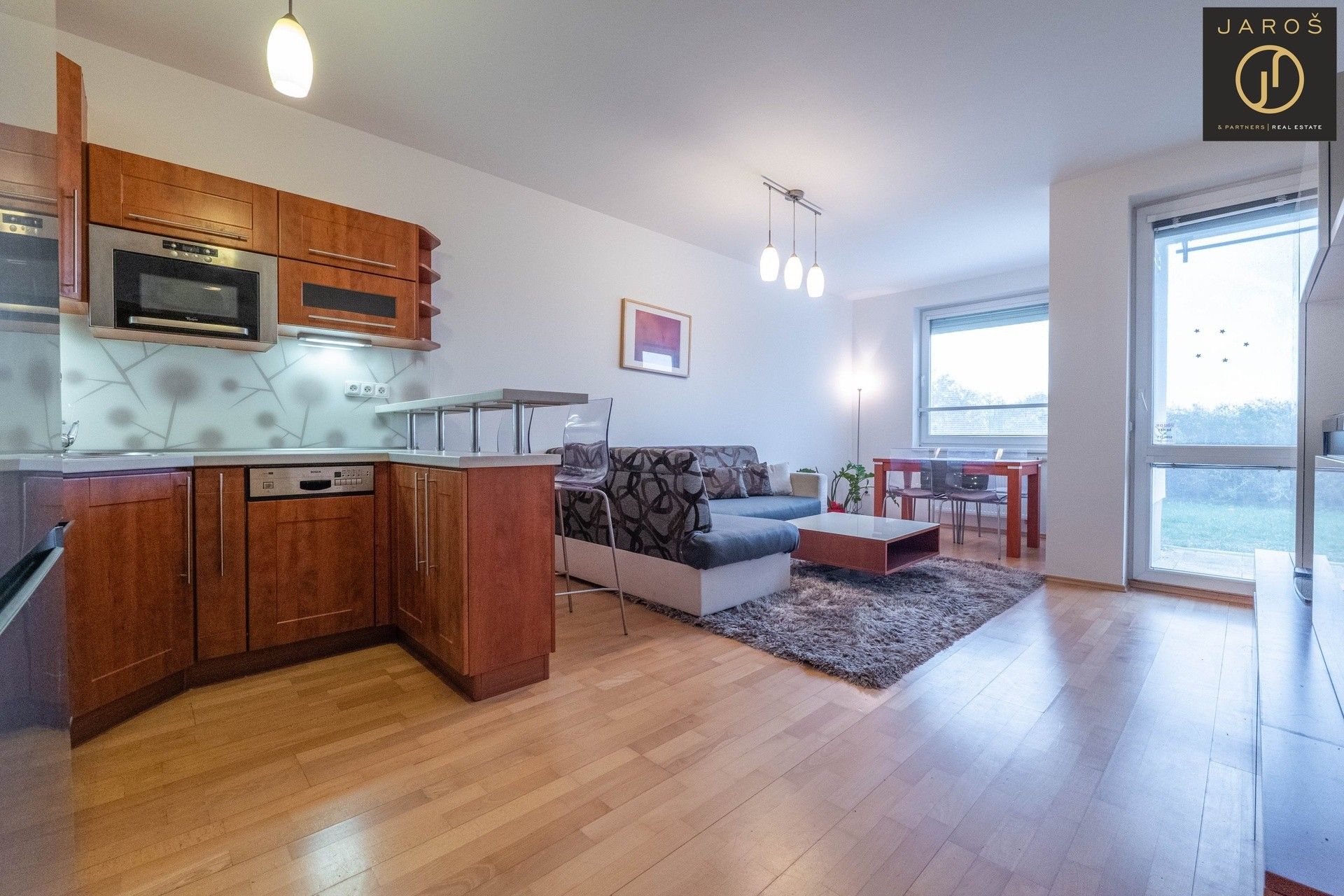 Pronájem byt 2+kk - Semická, Praha, 53 m²