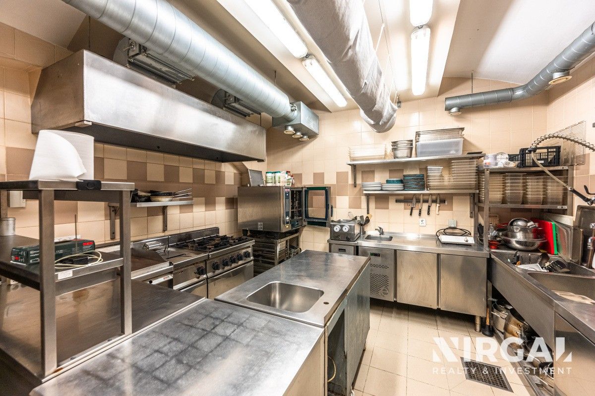 Restaurace · 198 m² · Balbínova, Praha - 4