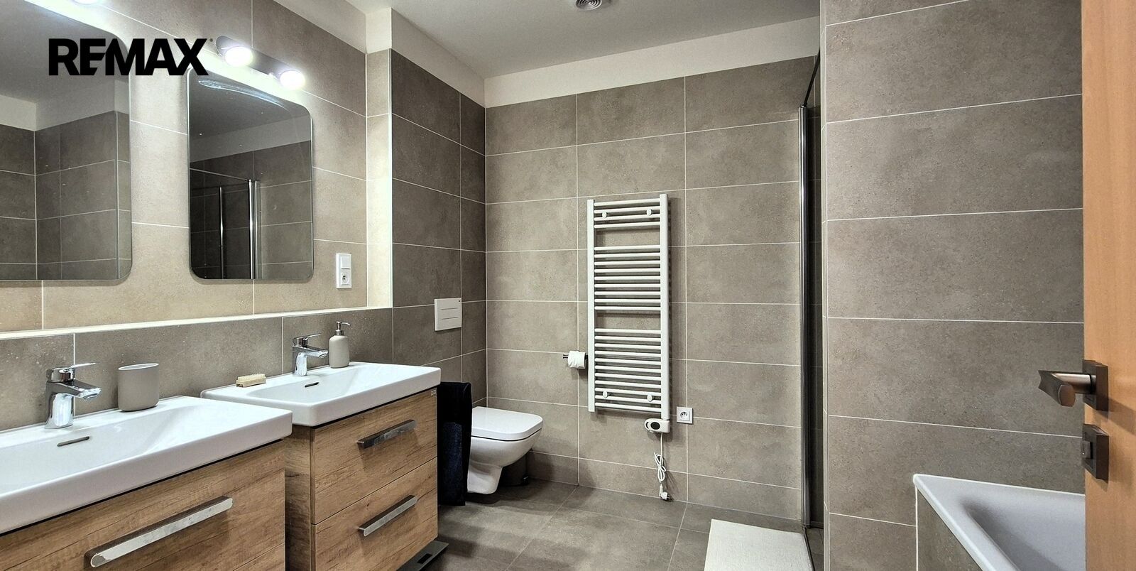 Rodinný dům · 110 m² · Třešňová 436, Svojetice - 3