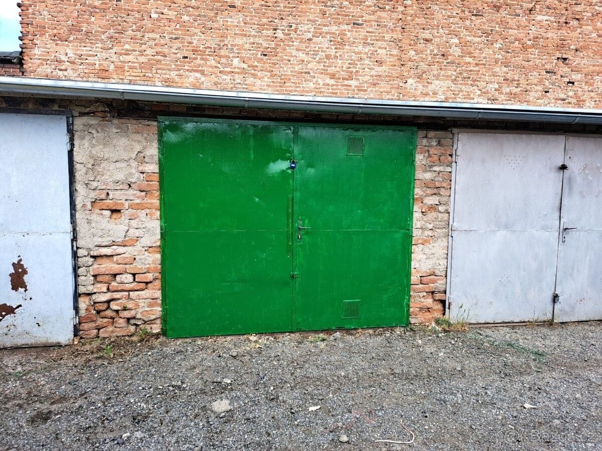 Garáže, Brno, 617 00 - 1